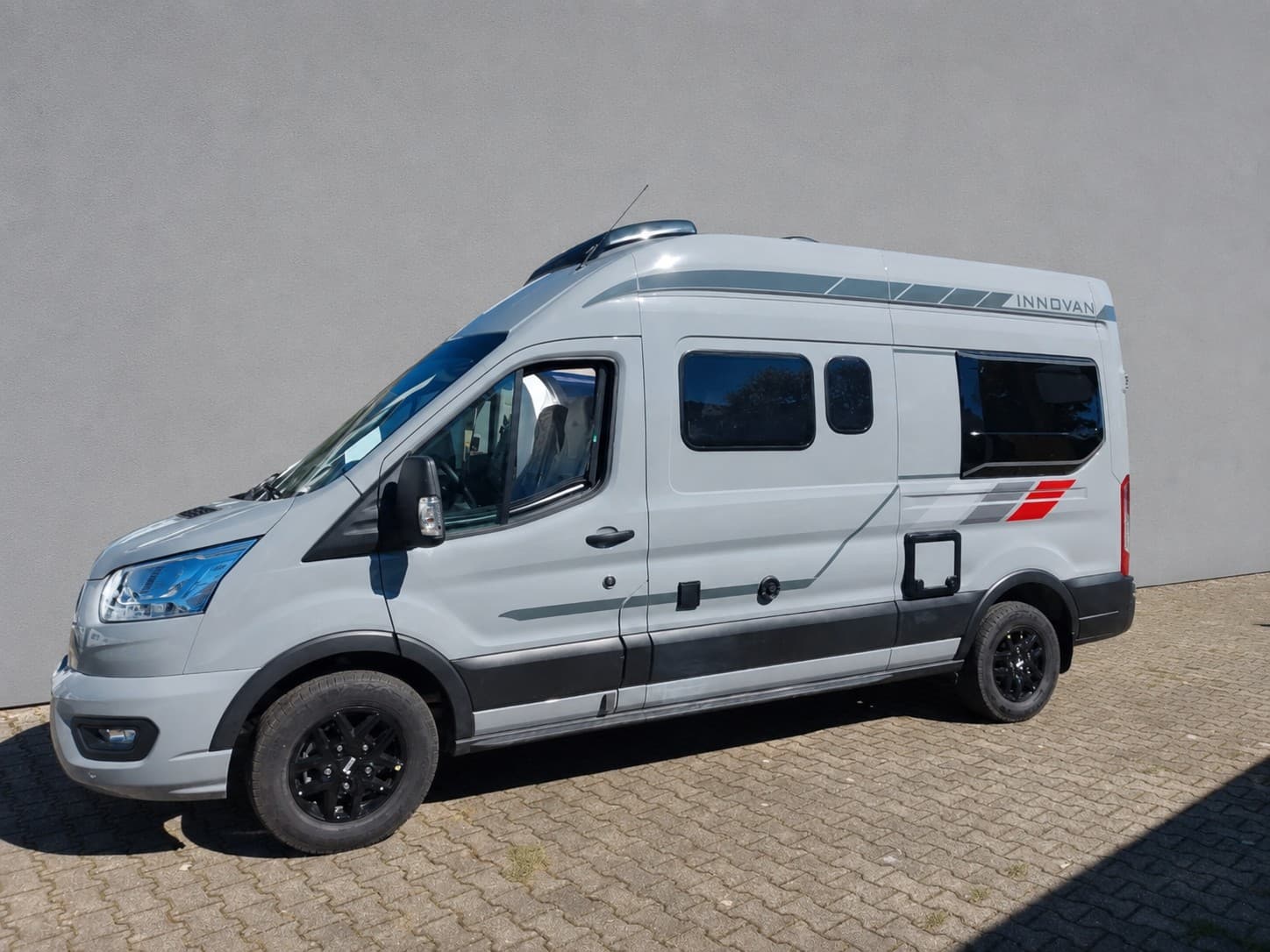 LMC Innovan 590 – kompaktowy kamper van na FordTransit