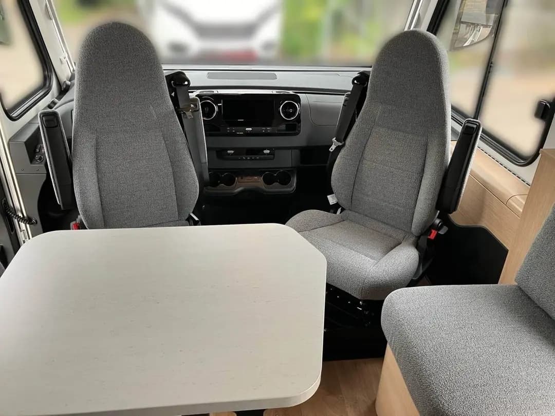 HYMER B-Klasse MC I WhiteLine 600 – Mercedes-Benz 170 KM | 9G-TRONIC - galeria